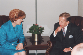 AM5.JPG (54099 BYTES)