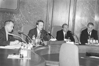 T1.JPG (34172 BYTES)