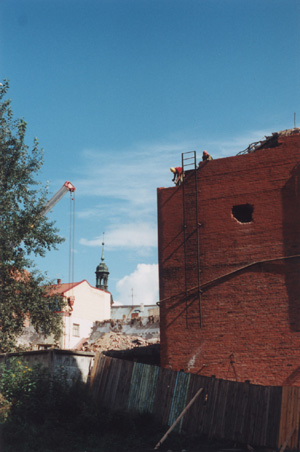 MM4.JPG (56675 BYTES)