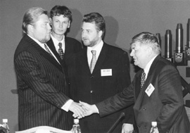 E8.JPG (22797 BYTES)