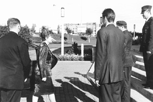 L2.JPG (29774 BYTES)