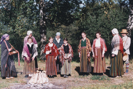 BA7.JPG (46082 BYTES)