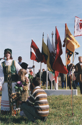 BA9.JPG (64339 BYTES)