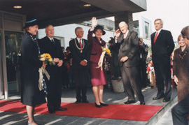 16.JPG (32978 BYTES)