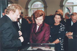 19.JPG (31739 BYTES)