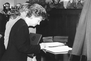 U8.JPG (24122 BYTES)