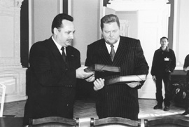 B1.JPG (21315 BYTES)