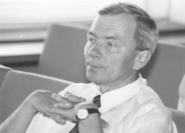 DZENIS.JPG (18775 BYTES)