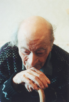 IZ3.JPG (33765 BYTES)