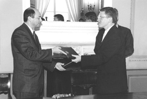 M2.JPG (21968 BYTES)