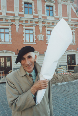 MI3.JPG (71852 BYTES)