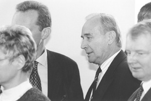 V10.JPG (20945 BYTES)