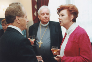 17.JPG (33042 BYTES)