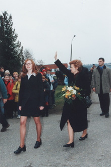 10.JPG (35196 BYTES)