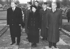 B1.JPG (25399 BYTES)