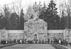 B2.JPG (31498 BYTES)