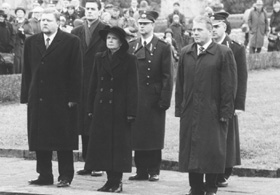 B3.JPG (25045 BYTES)