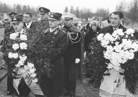 B6.JPG (31859 BYTES)