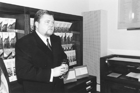 E1.JPG (21927 BYTES)