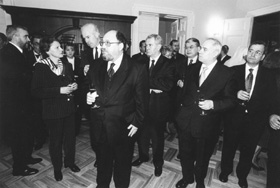 E2.JPG (23839 BYTES)