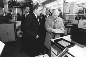 R4.JPG (26217 BYTES)