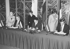 B2.JPG (29405 BYTES)