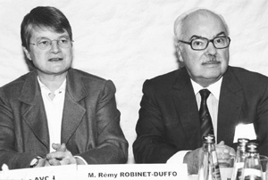 F1.JPG (26341 BYTES)