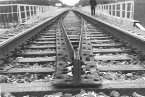 T6.JPG (37124 BYTES)