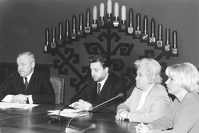 PRESES.JPG (36211 BYTES)