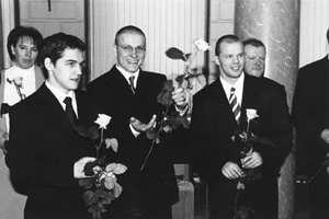 OO.JPG (25745 BYTES)