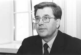 GG.JPG (16352 BYTES)