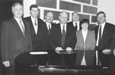 B2.JPG (38394 BYTES)