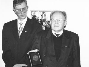 B4.JPG (21667 BYTES)