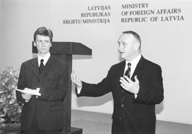 I1.JPG (20929 BYTES)