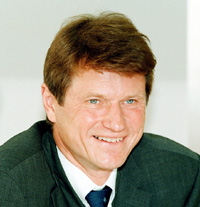 PAKSAS5.JPG (29616 BYTES)