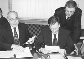 B2.JPG (24550 BYTES)