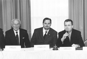 E2.JPG (20978 BYTES)