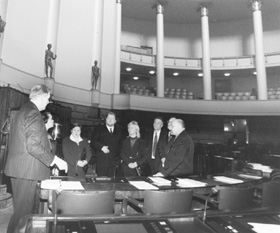 S4.JPG (28767 BYTES)