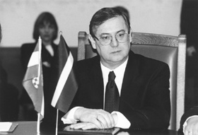 S2.JPG (21504 BYTES)