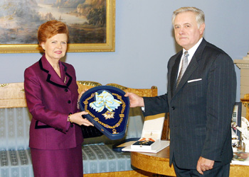 LEISI-1.JPG (57920 BYTES)