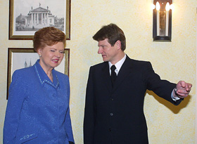 VA1.JPG (35263 BYTES)