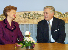 LEISI-2.JPG (45109 BYTES)