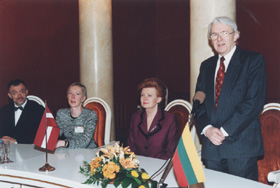 24.JPG (31693 BYTES)