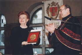 29.JPG (32004 BYTES)