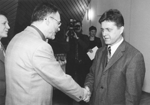 O10.JPG (26064 BYTES)