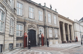 08.JPG (36249 BYTES)