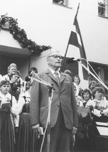 04LI.JPG (30200 BYTES)