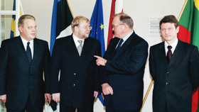 SWEDEN~2.JPG (29807 BYTES)