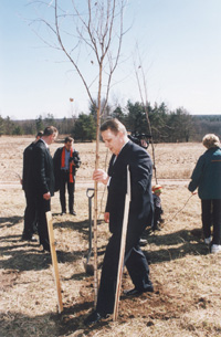 ME2.JPG (42519 BYTES)