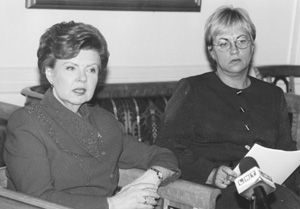 V1.JPG (24062 BYTES)